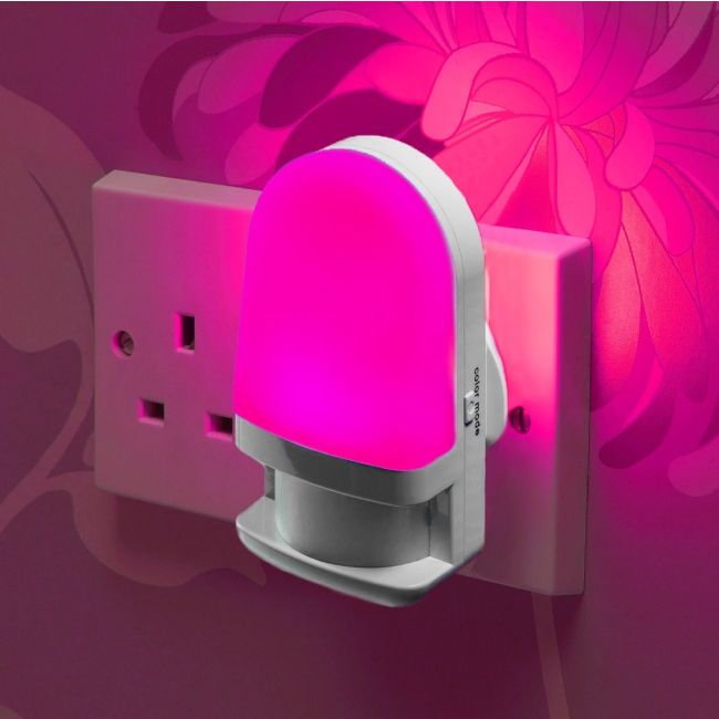 Plug In Colour Changing LED Night Light - Daylight sensor